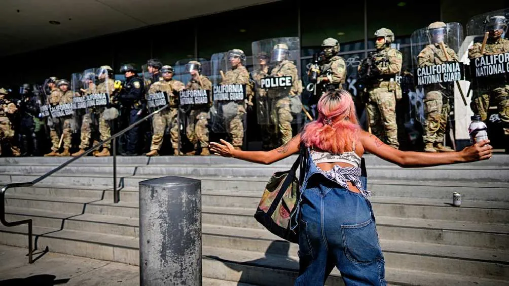 Ya son casi 4 mil efectivos desplegados en Los Ángeles para controlar a los manifestantes/AP