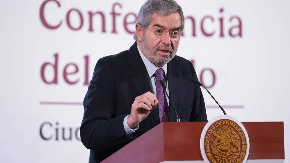 De la Fuente subrayó que quienes envían remesas ya han pagado impuestos en territorio estadounidense, por lo que aplicar un nuevo gravamen representaría una doble tributación/iStock