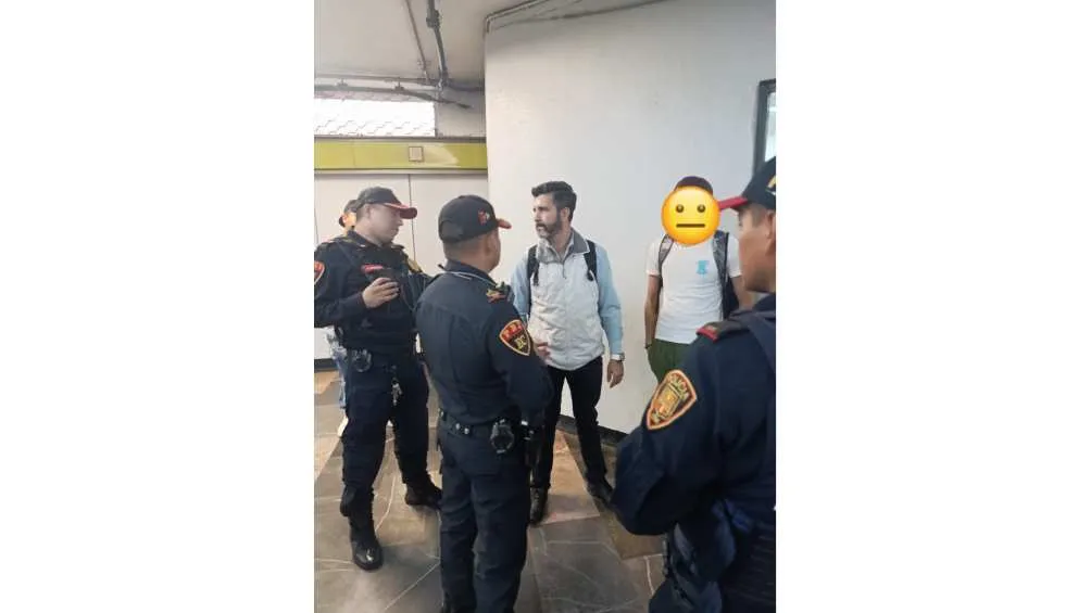 Hasta el lugar llegó el papá del menor para hablar con las autoridades/X: @RaulGtzNR