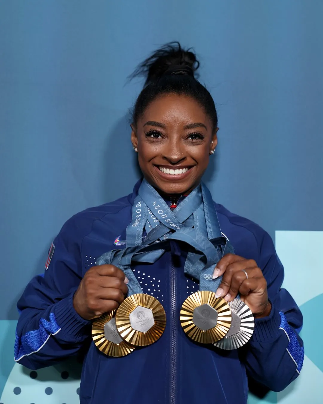 En París, Simone ganó tres medallas de oro más