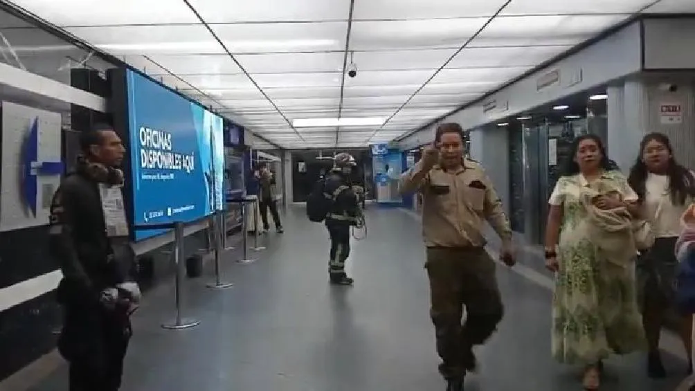 De acuerdo con los primeros informes, las personas habrían permanecido encerradas por al menos 45 minutos antes de que llegaran los servicios de emergencia/Redes Sociales