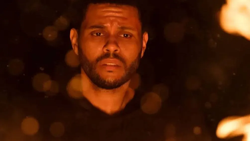 Abel Tesfaye, mejor conocido como The Weeknd, hizo su gran regreso a la alfombra roja durante la premiere mundial de Hurry Up Tomorrow, celebrada en Nueva York/Redes Sociales