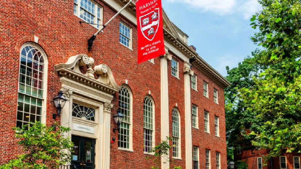 El rector de Harvard presentó una demanda en contra del Gobierno de los Estados Unidos/iStock