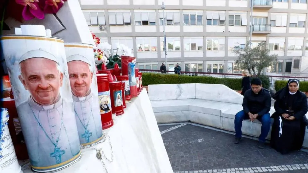 El Papa Francisco, de 88 años, está hospitalizado en Roma desde el 14 de febrero. / BBC