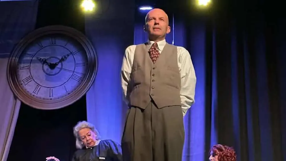 Algunas veces participa en obras de teatro locales en Estados Unidos/IG: @andresfelipemartinezoficial