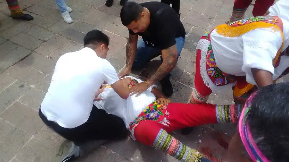 El accidente habría sucedido por un problema con la cuerda que sujetaba al volador/X