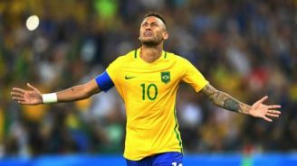 Neymar se conmueve en partido de Brasil