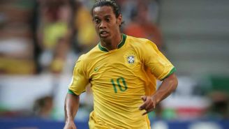 Ronaldinho corre en el Mundial de Alemania 2006 