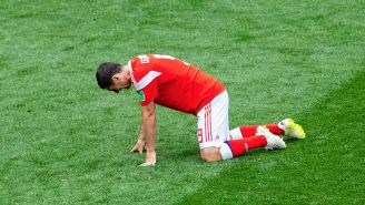 Alan Dzagoev, tras su lesión en inauguración de Rusia 2018