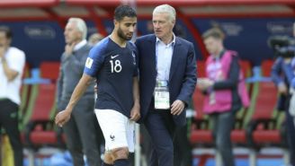 Didier Deschamps platica con Nabil Fekir