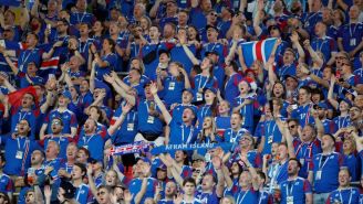 Aficionados islandeses alientan a su selección en debut mundialista
