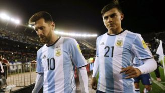 Lionel Messi y Paulo Dybala durante un partido con Argentina