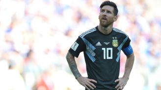 Messi al finalizar el encuentro contra Islandia 