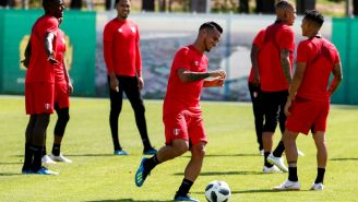 Miguel Trauco entrena con Perú previo al juego contra Francia