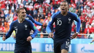 Mbappé celebra su tanto contra Perú en Rusia 2018