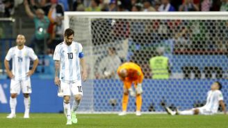 Jugadores de Argentina salen desconsolados tras derrota contra Croacia 