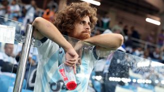 Un seguidor de Argentina se muestra triste tras el duelo contra Croacia