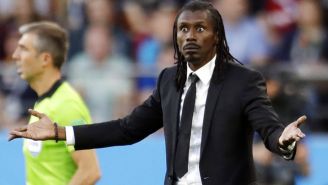 Aliou Cisse, reacciona durante el partido contra Japón