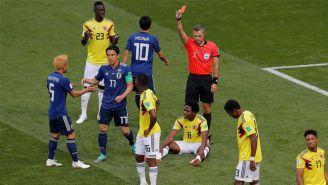 Carlos Sánchez es expulsado en el duelo de Colombia vs Japón