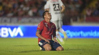 Iván Santillán se lamenta durante un juego del Veracruz