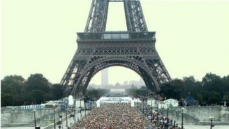 La salida del maratón de Paris, Francia 