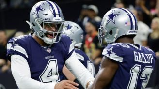 Prescott y Gallup celebran un touchdown