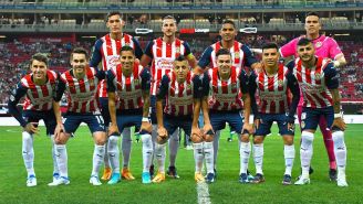 Jugadores de Chivas previo a diputar partido en la Liga MX