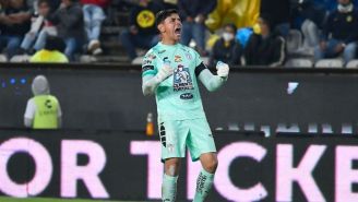 Óscar Ustari festejando un gol de Pachuca