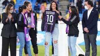 Jenni Hermoso fue presentada en el estadio Hidalgo