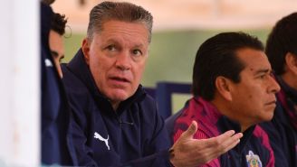 Ricardo Peláez en un entrenamiento de Chivas