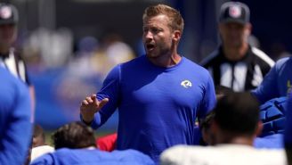 Sean McVay durante una práctica de Los Ángeles Rams