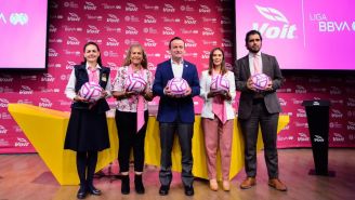 Presentación del balón rosa de la Liga MX