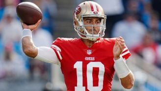 Jimmy Garoppolo jugando con los 49ers