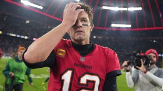 Tom Brady en el juego de los Bucs en Alemania