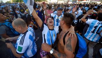 Aficionados festejan triunfo de Argentina