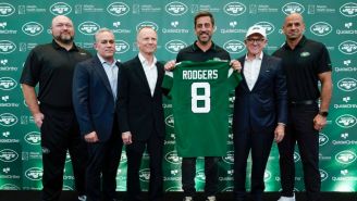 Aaron Rodgers quiere lucir con el jersey de los Jets