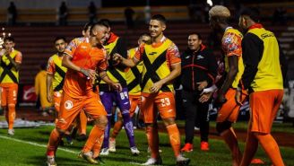 Celebrando gol de Correcaminos 