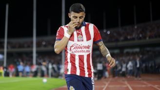 Afición de Chivas le grita 'borracho' a Alexis Vega durante el partido ante Pumas