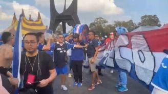 Se presenta pelea entre aficionados de Cruz Azul previo al juego ante Puebla