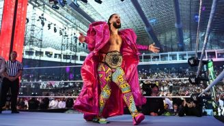 Seth Rollins ofrece trato a CM Punk para 'hacer las paces' en WWE