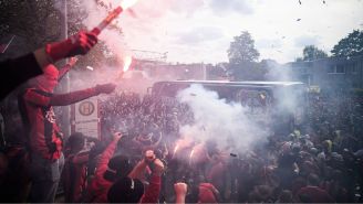 La afición del Leverkusen salió a apoyar a su equipo