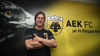 Matías Almeyda involucrado en fuerte bronca en Superliga de Grecia tras derrota del AEK Atenas