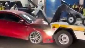 Mujer estrella su auto Mercedes contra una grúa, al tratar de huir del alcoholímetro 