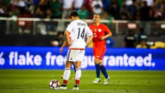 Claudio Bravo reveló que Chicharito le 'rogó' para detener la goleada en la Copa América 2016