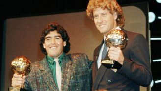 Herederos de Maradona piden frenar subasta del Balón de Oro de México 86; afirman que fue robado