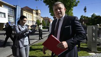 Primer Ministro de Eslovaquia, Robert Fico, sufre ataque a balazos