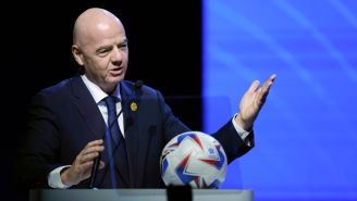 FIFA propone derrota ‘en la mesa’ para los clubes con afición que haga insultos racistas