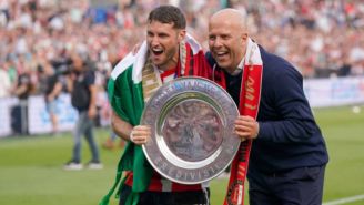 Santiago Giménez se queda sin DT; Feyenoord dedica emotiva despedida a Arne Slot