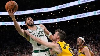 Con 36 puntos de Tatum y agonía en tiempo extra, Celtics vencen a Pacers en el primer juego de la serie