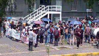 Estudiantes de la UNAM marchan para exigir expulsión de 'porros'